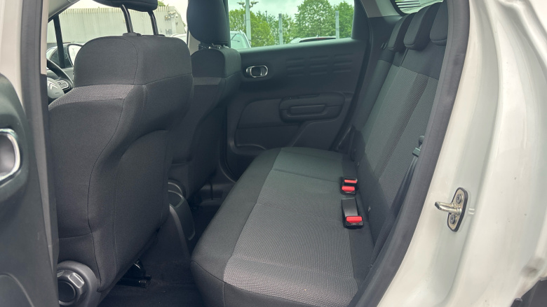 Citroen C3 Aircross 1.2 PureTech 110 Plus 5dr Petrol Hatchback